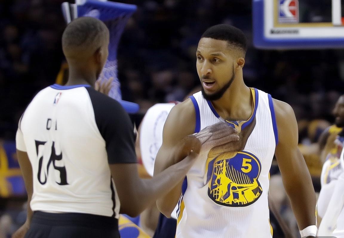 湖人队动态：文班亚马肘击裁判引调查，勇士队科尔格林争执内讧，湖人队里夫斯交易询价升温